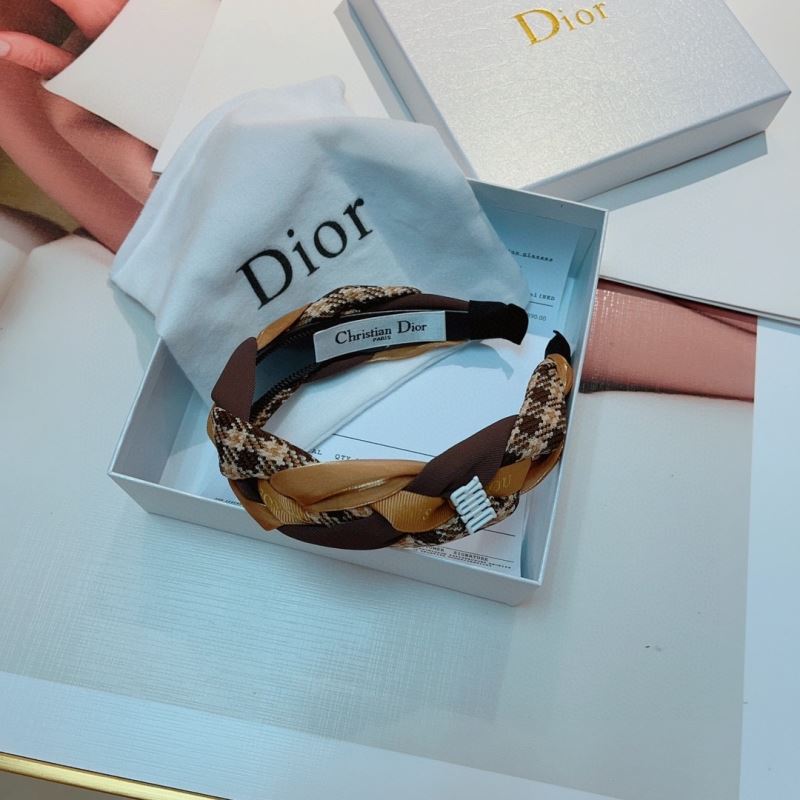 CHRISTIAN DIOR